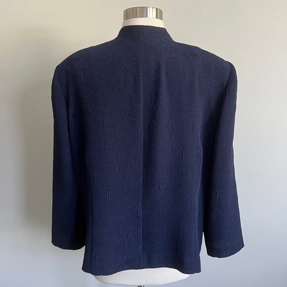 Dorby Skirt Suit Bow Pocket Detail Mock Collar Textured Paisley Navy Blue 18 - Picture 4 of 13